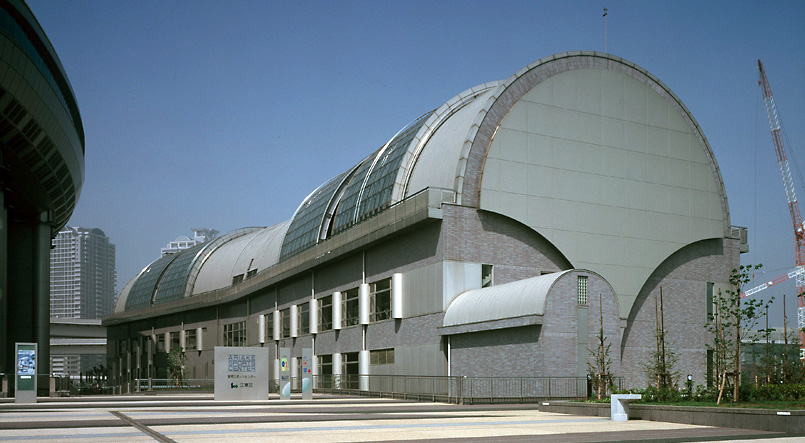 江東区有明スポーツセンター 屋内プール開閉式ドーム上屋 システム建築実績no 1 横河システム建築