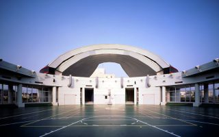 佐藤工業体育館 開閉式屋根