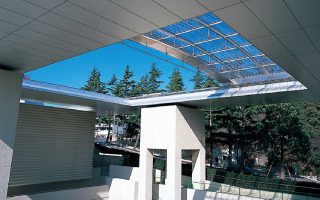 私立桐蔭学園 アカデミウム開閉式屋根