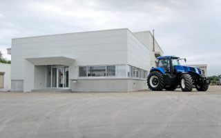 日本ニューホランド株式会社 別海営業所格納庫