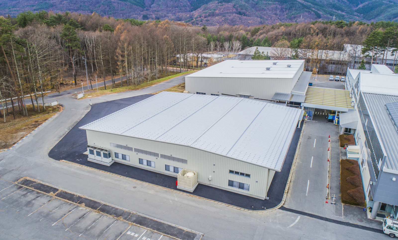 太陽工業株式会社 諏訪南工場物流倉庫棟 システム建築実績No.1 横河システム建築