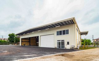 青翔運輸株式会社 本社整備場