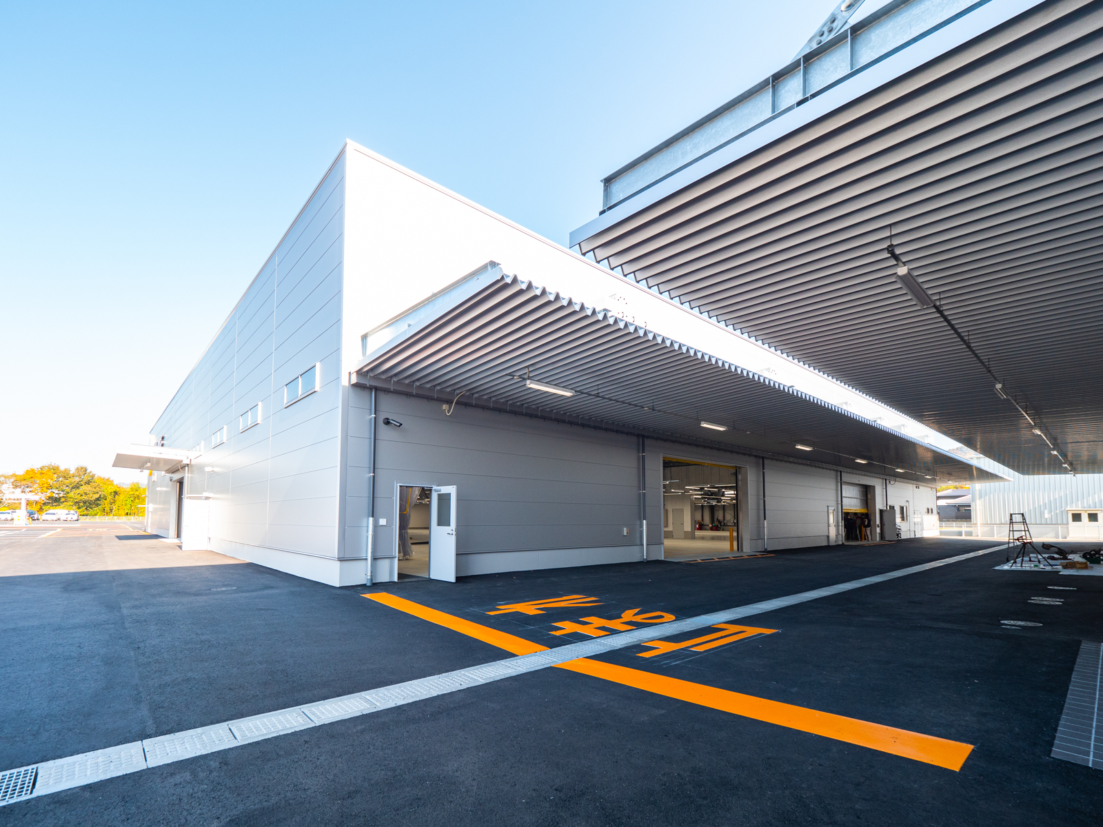 Exterior-10.JPG