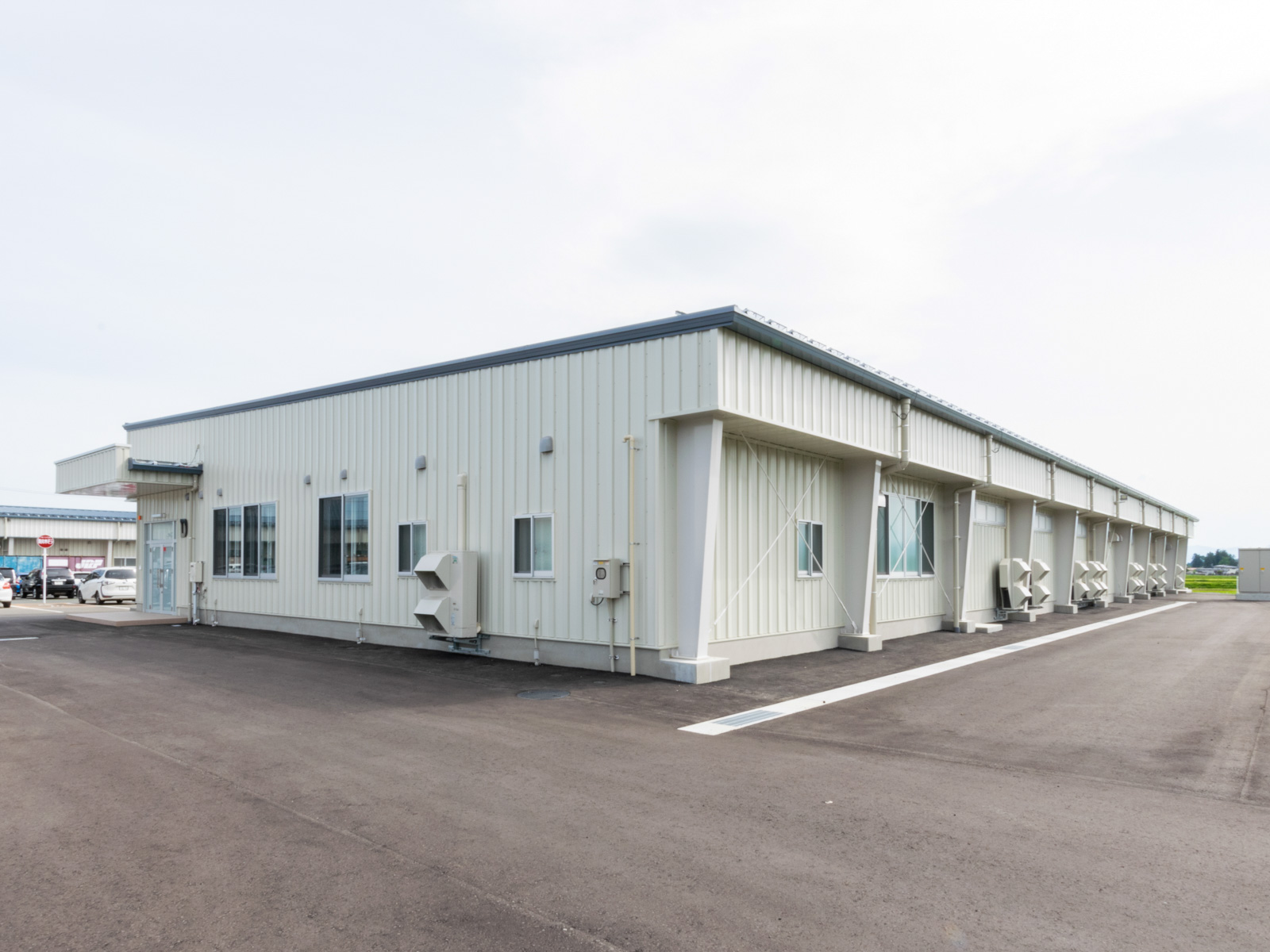 Exterior-4.JPG
