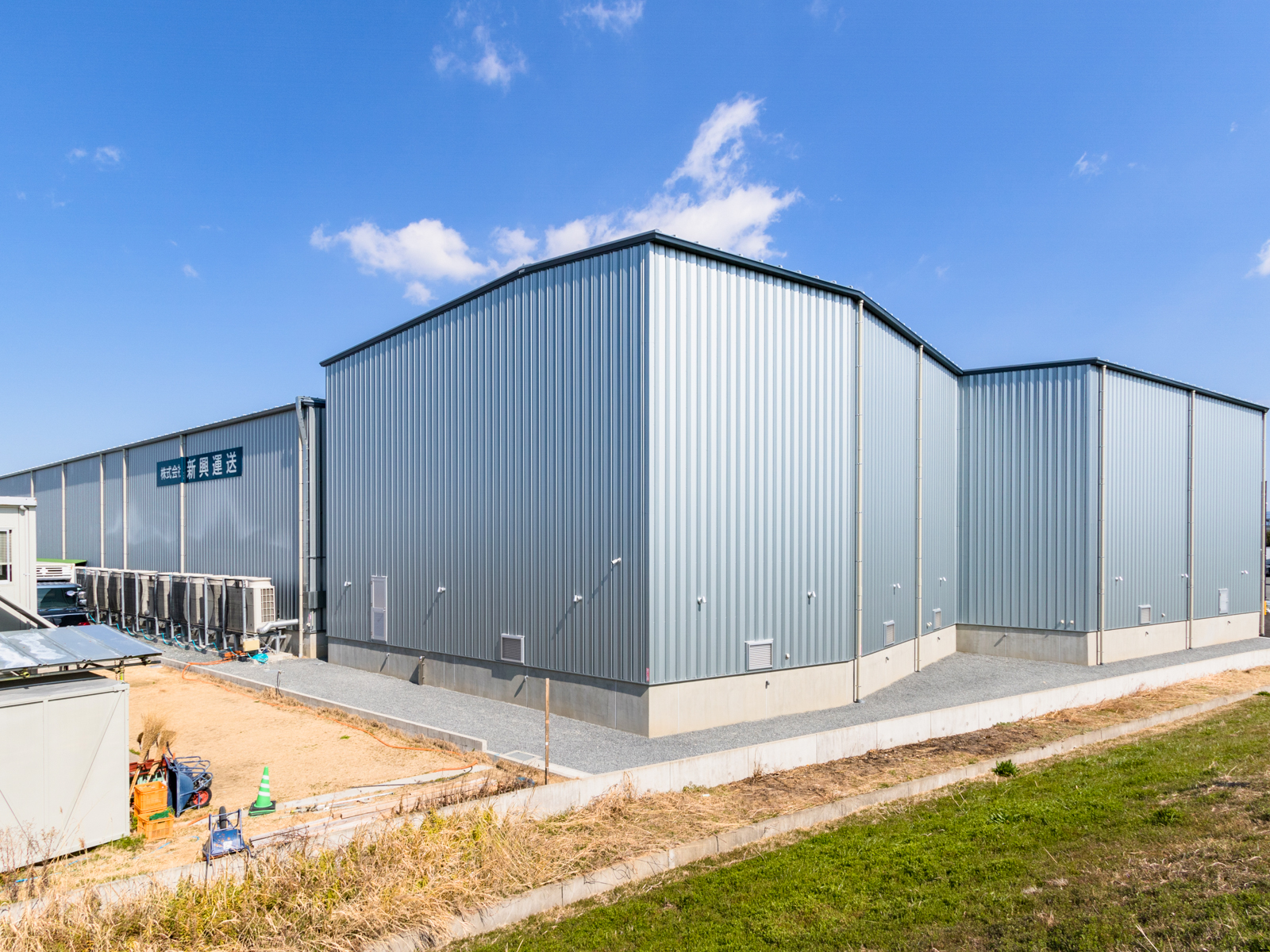 Exterior-5.JPG