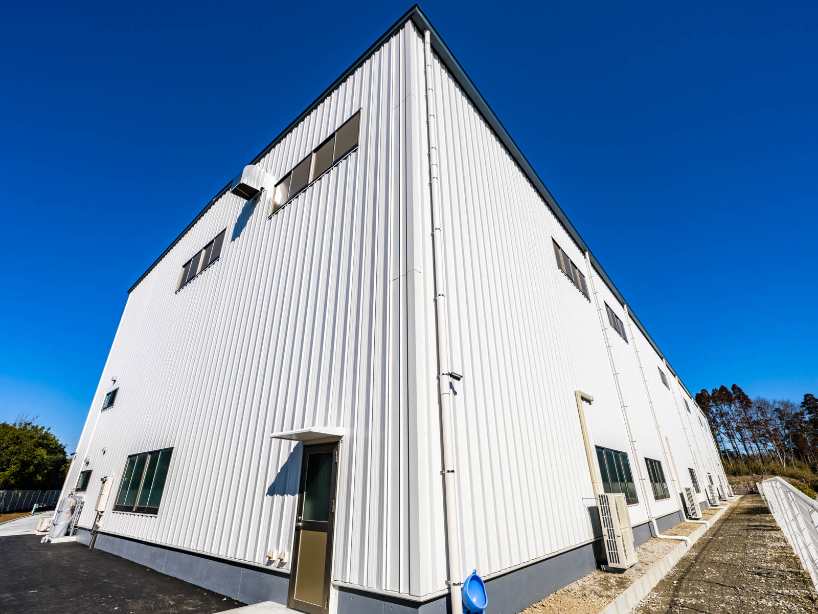 Exterior-4.JPG