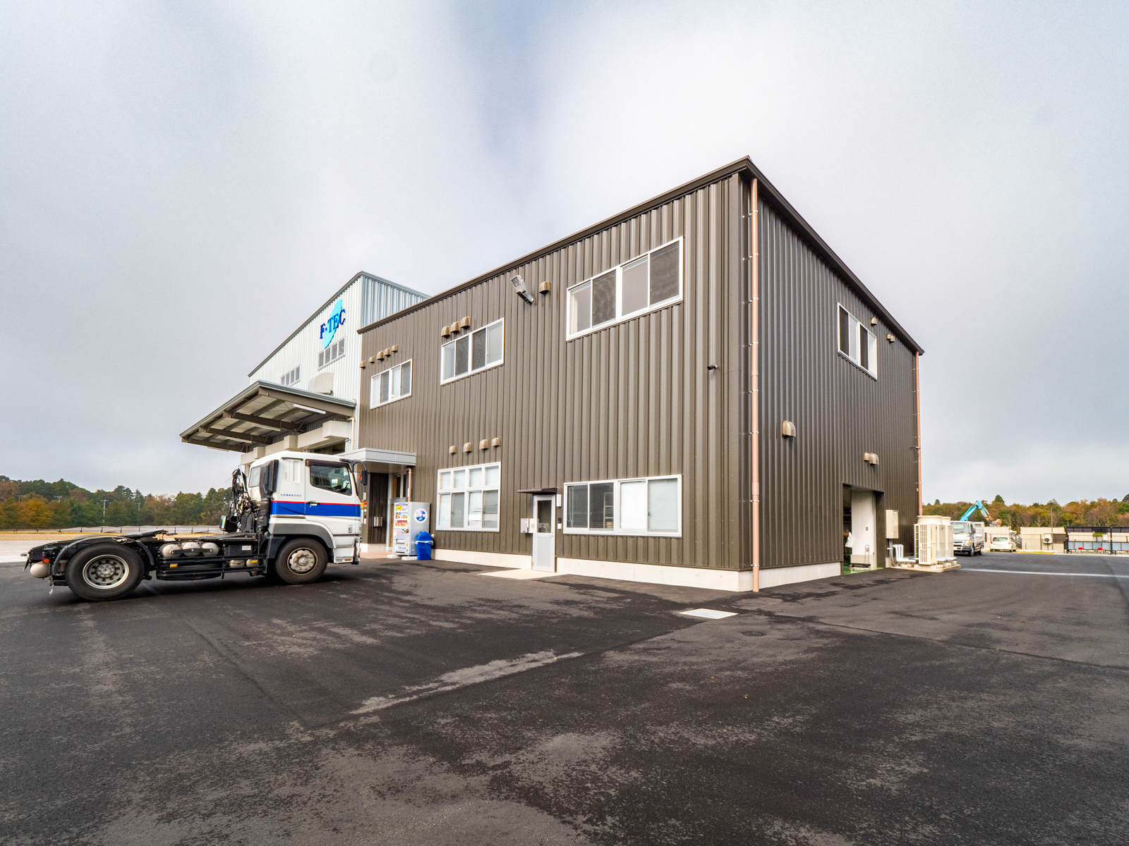 Exterior-3.JPG