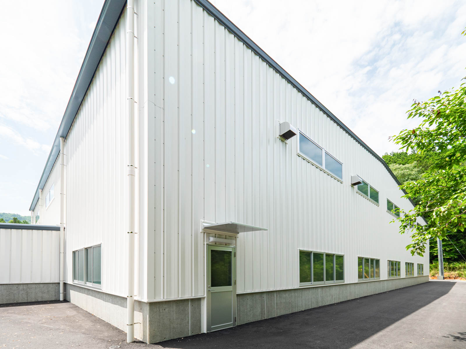 Exterior-5.JPG