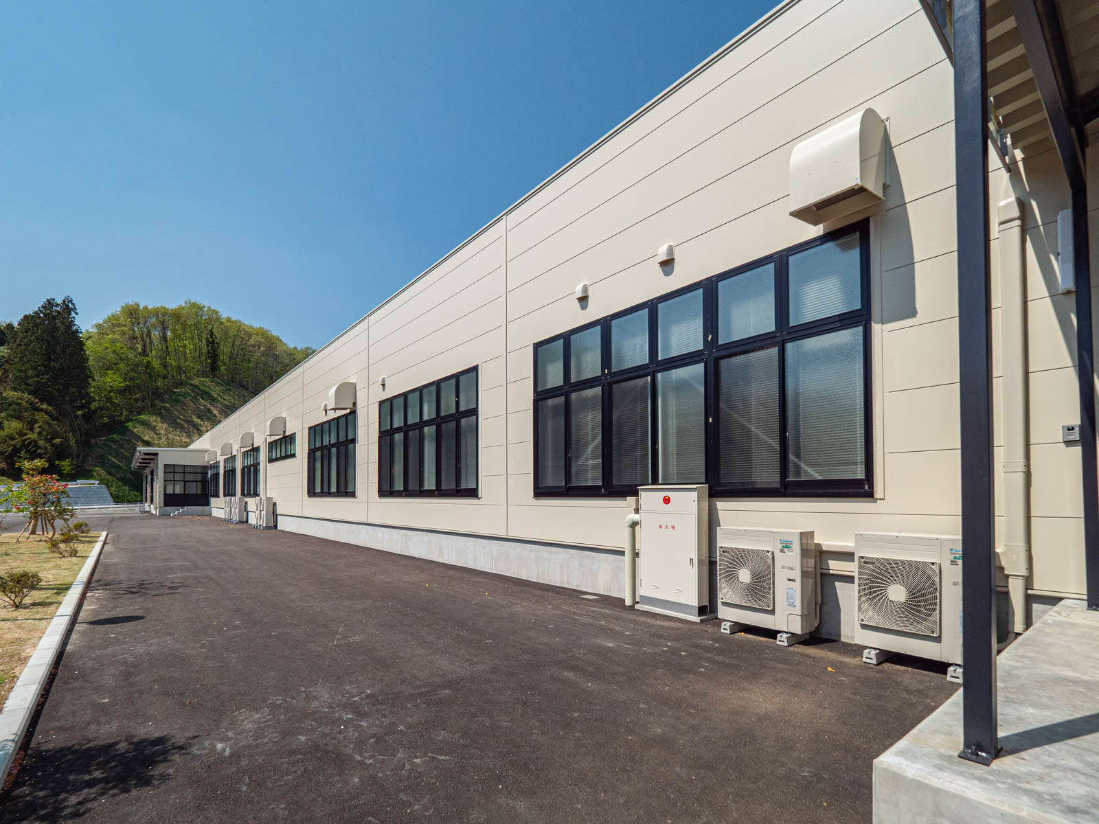 Exterior-5.JPG