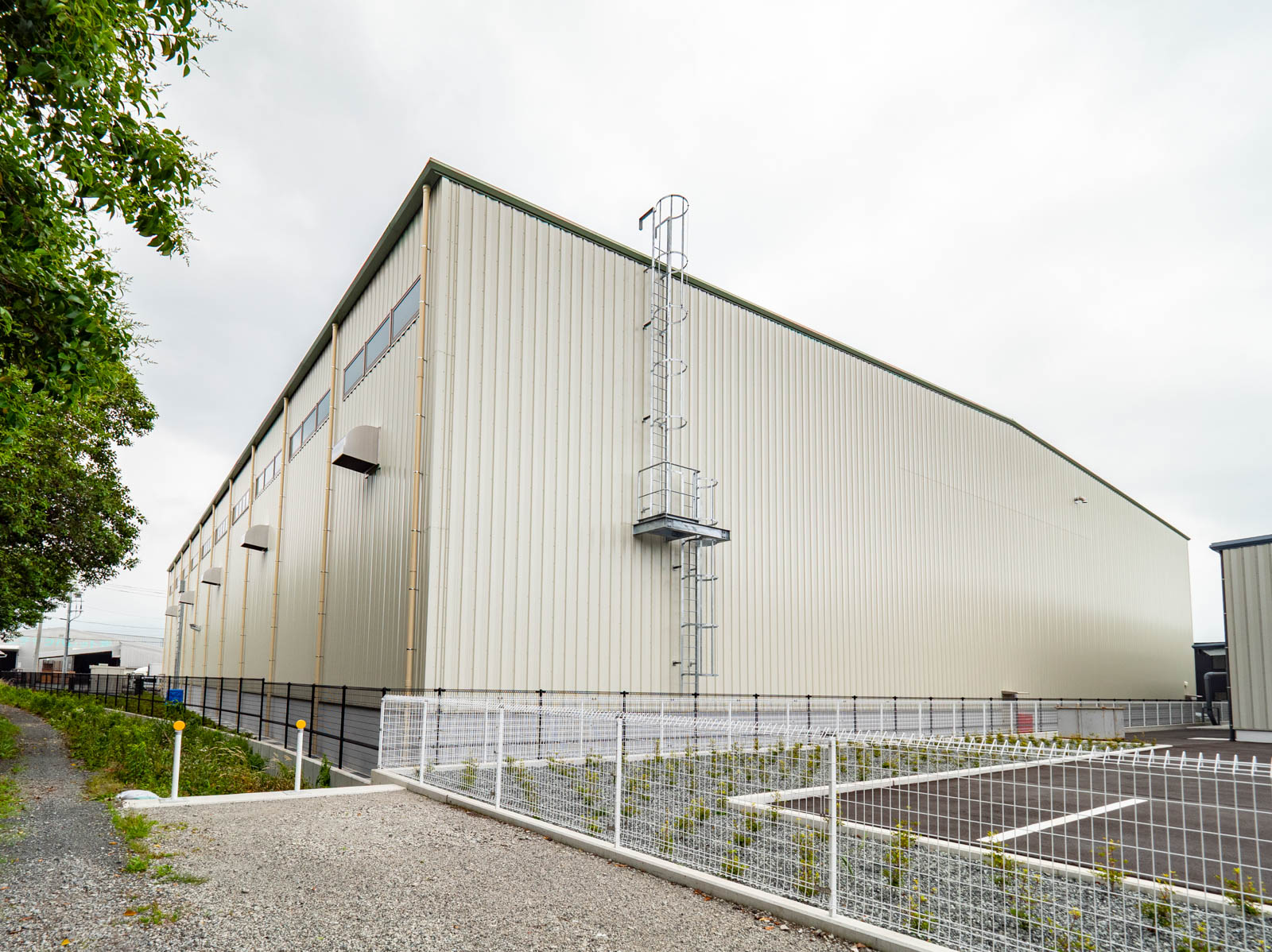 Exterior-5.JPG