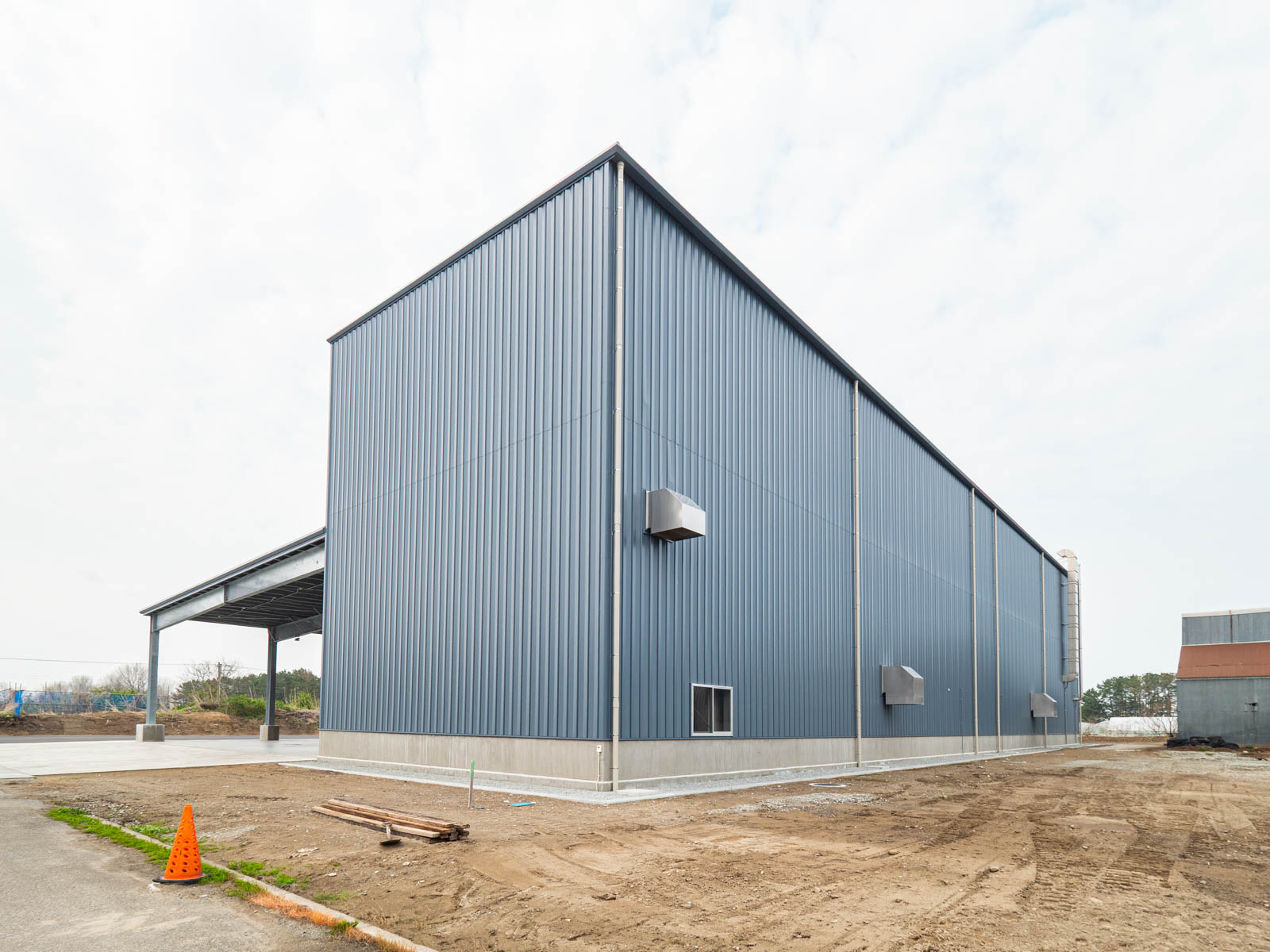 Exterior-5.JPG