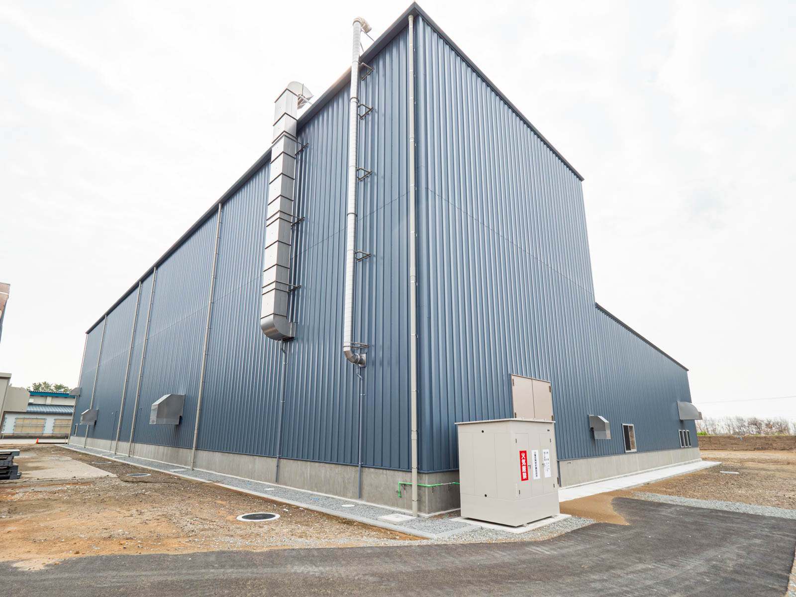 Exterior-5.JPG