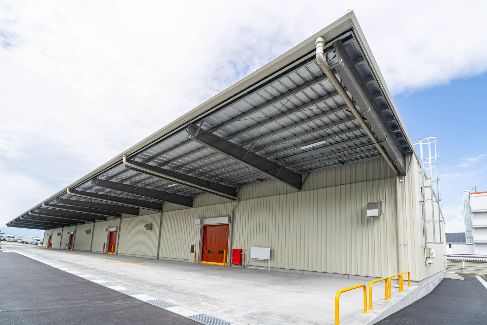 Exterior-5.JPG