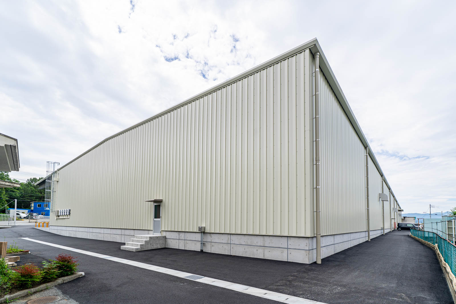 Exterior-5.JPG