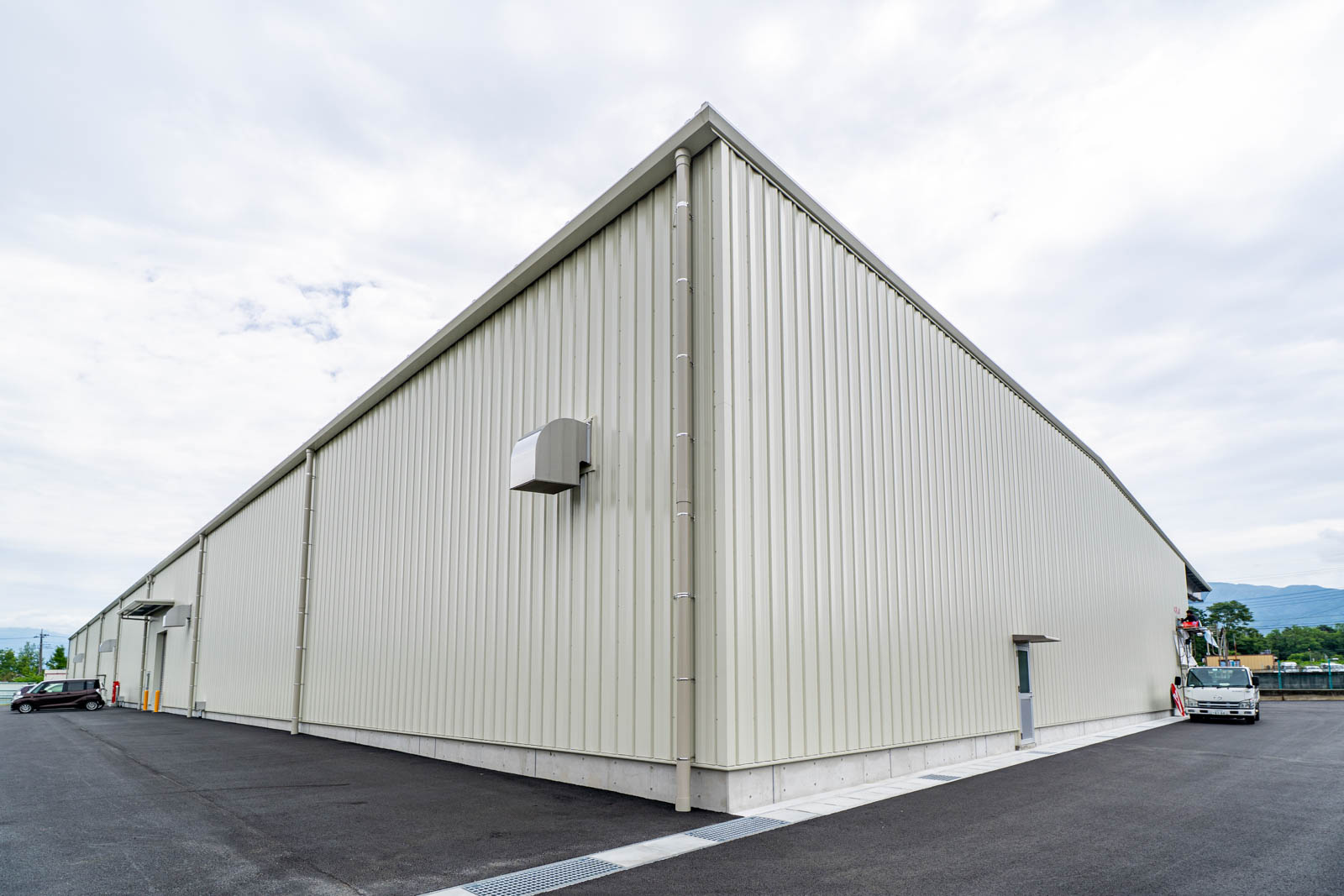 Exterior-5.JPG