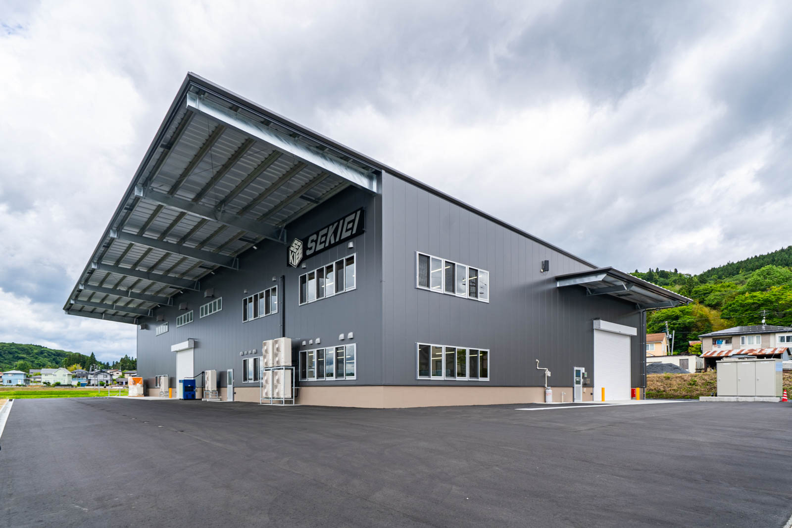 Exterior-5.JPG