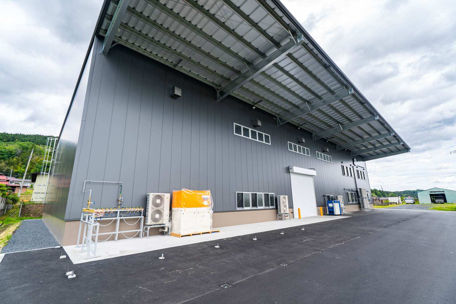 Exterior-5.JPG