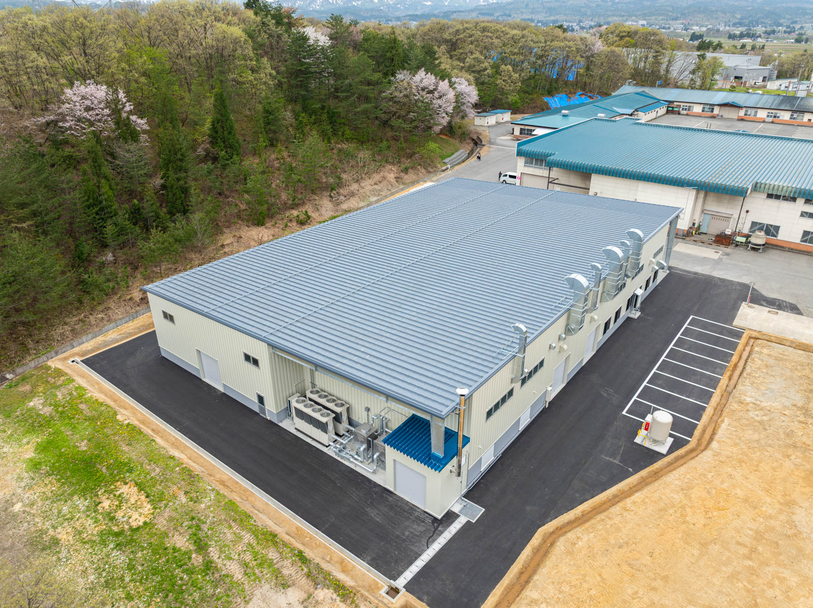 Exterior-3.JPG
