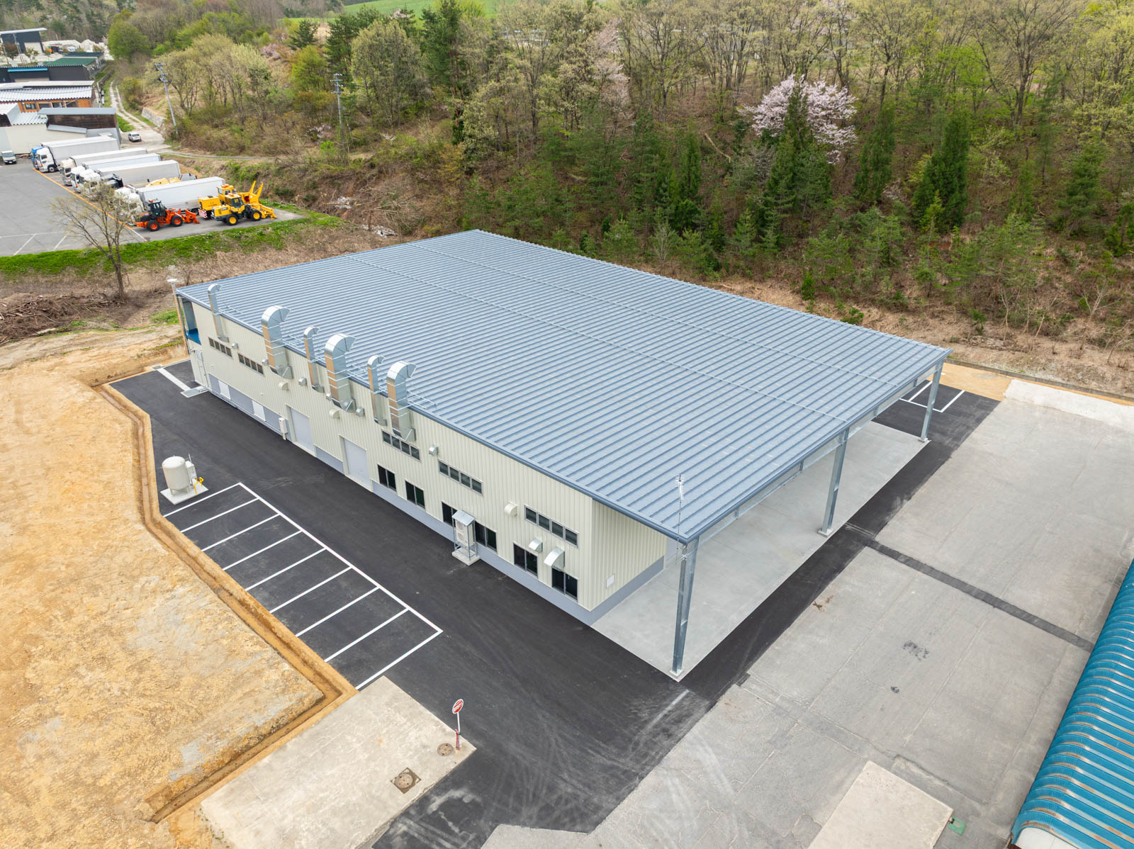 Exterior-4.JPG