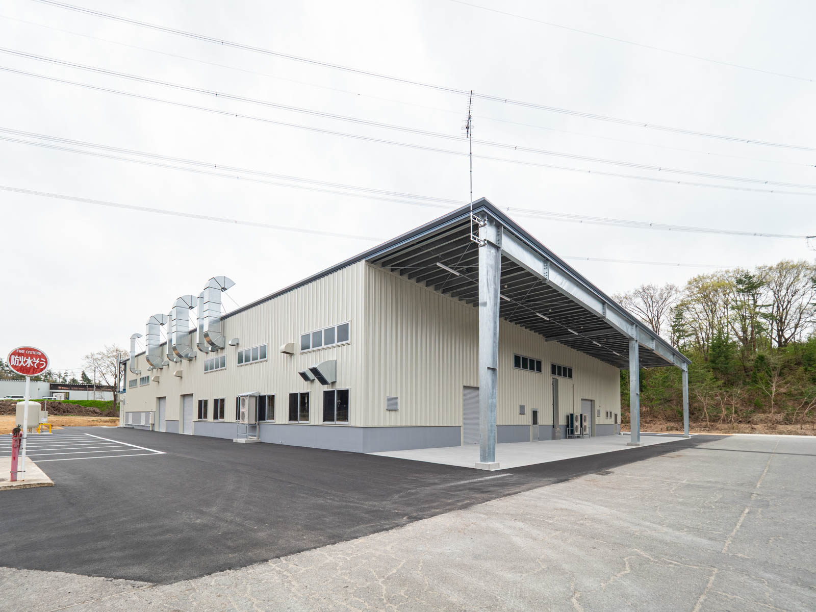 Exterior-5.JPG
