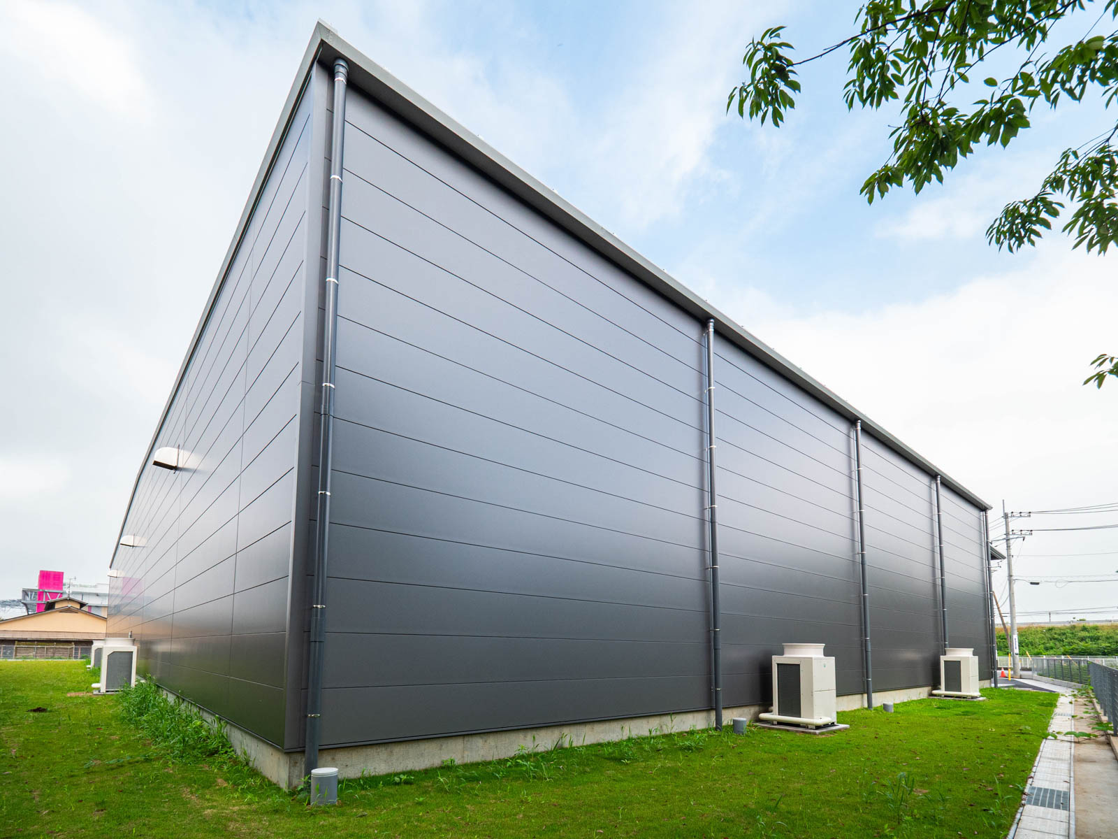 Exterior-5.JPG