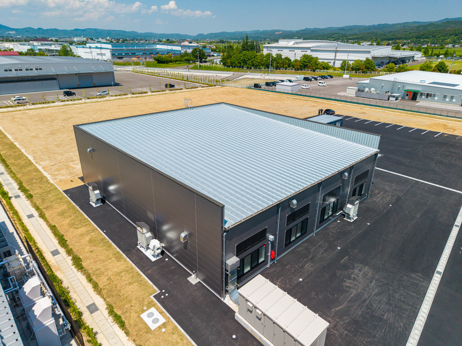 Exterior-3.JPG