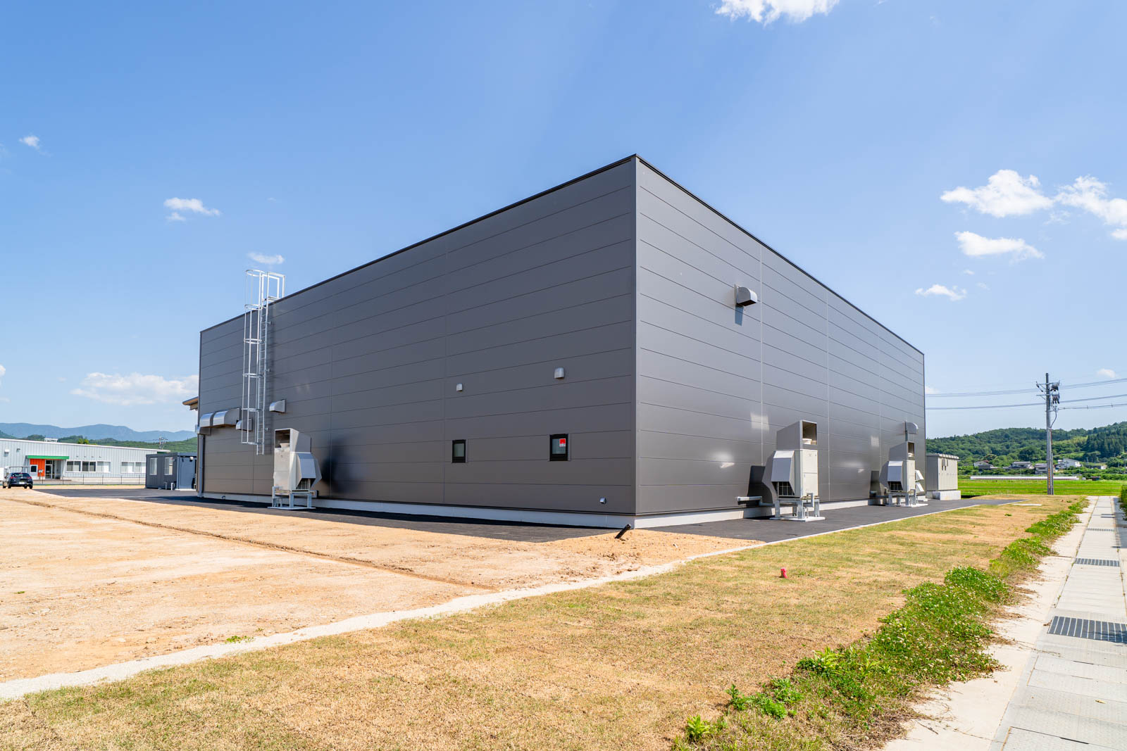 Exterior-5.JPG