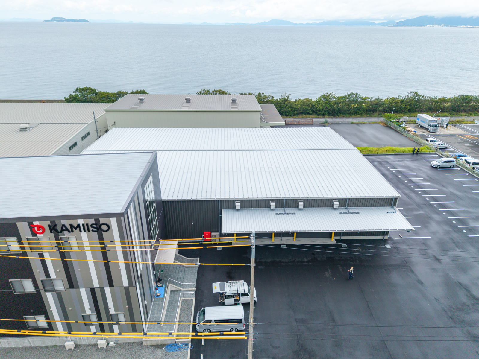 カミイソ産商株式会社 倉庫