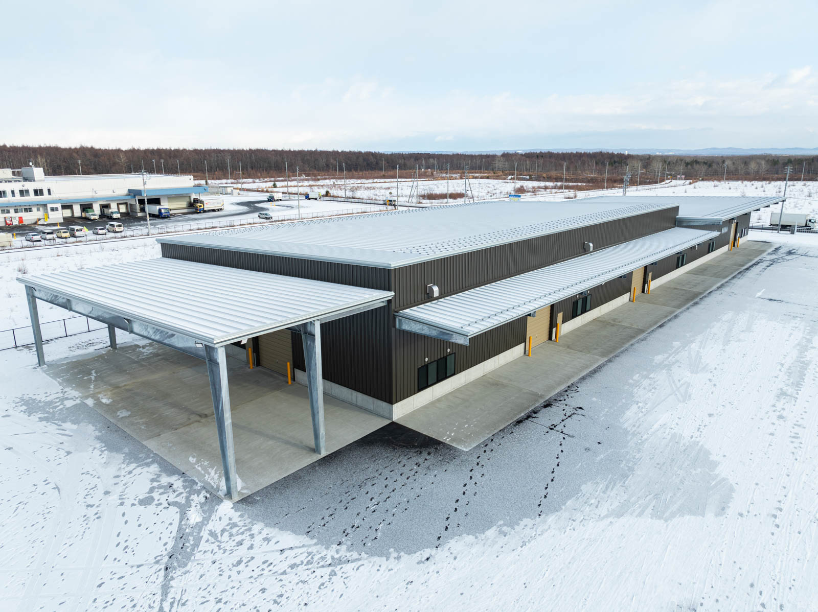 ジー・オー・ピー株式会社 千歳機材センター - システム建築実績No.1 横河システム建築