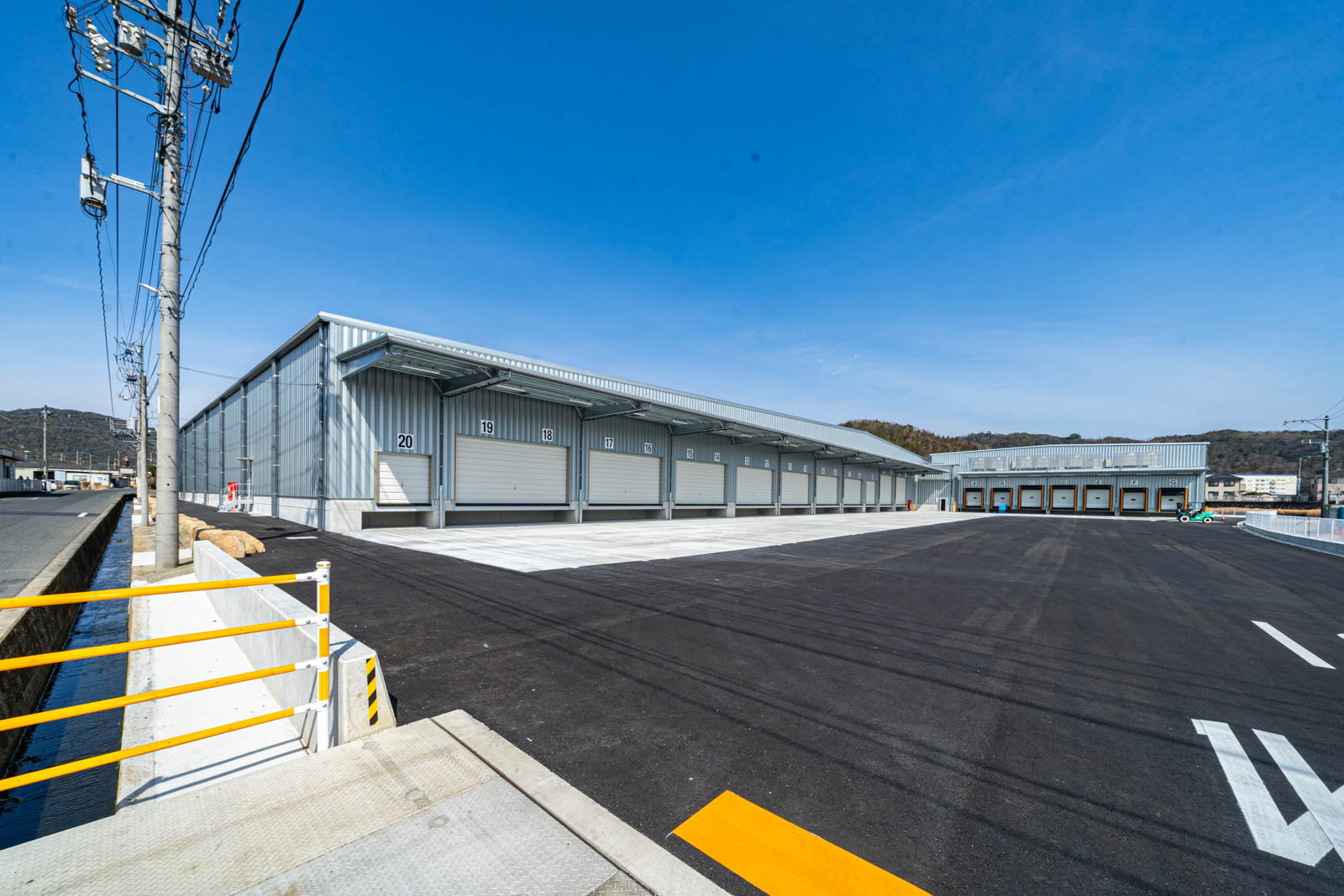 Exterior-5.JPG