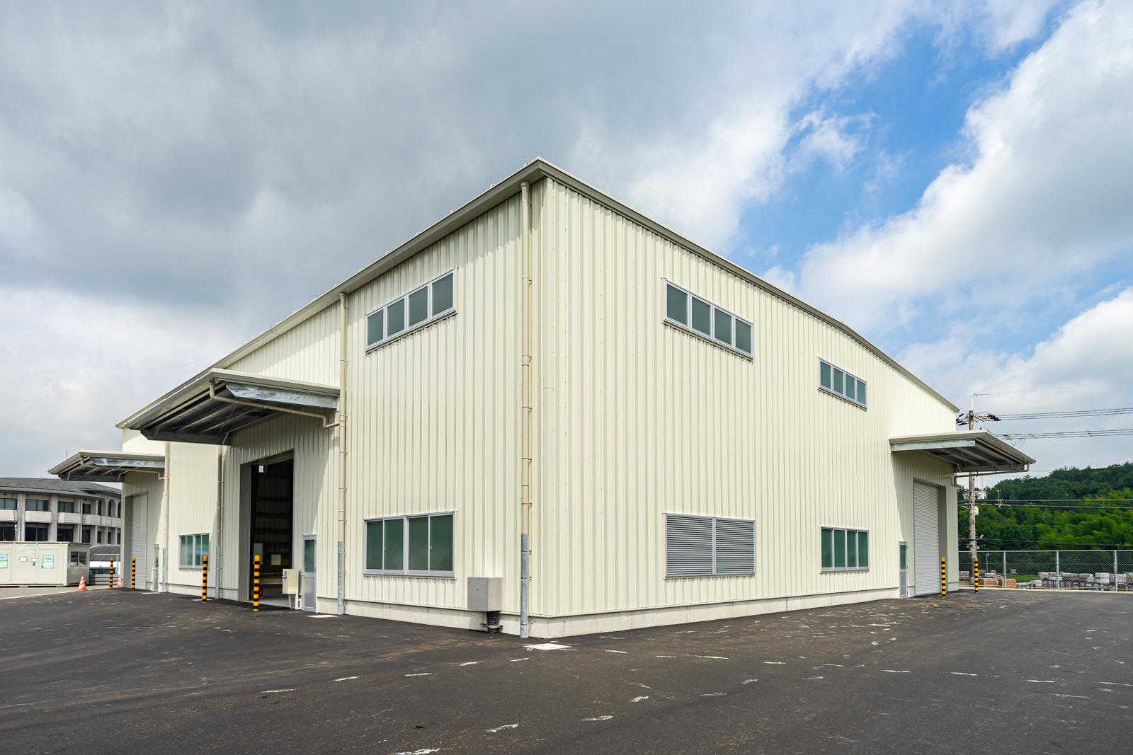 Exterior-5.JPG