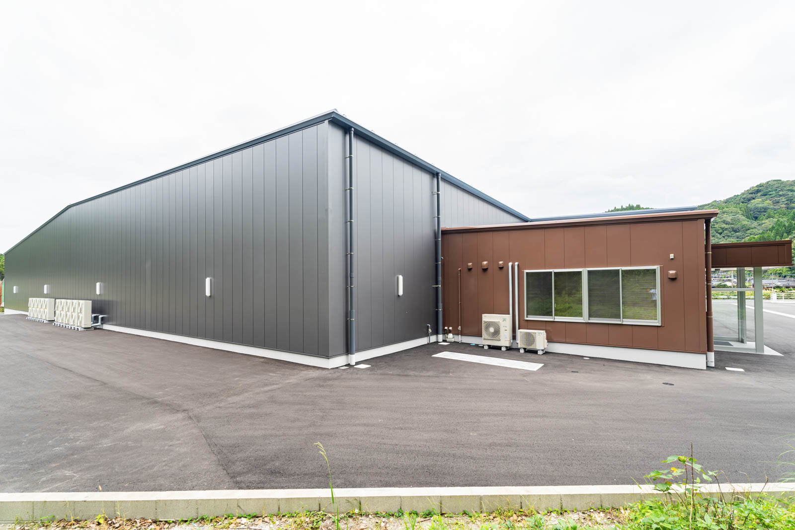 Exterior-5.JPG