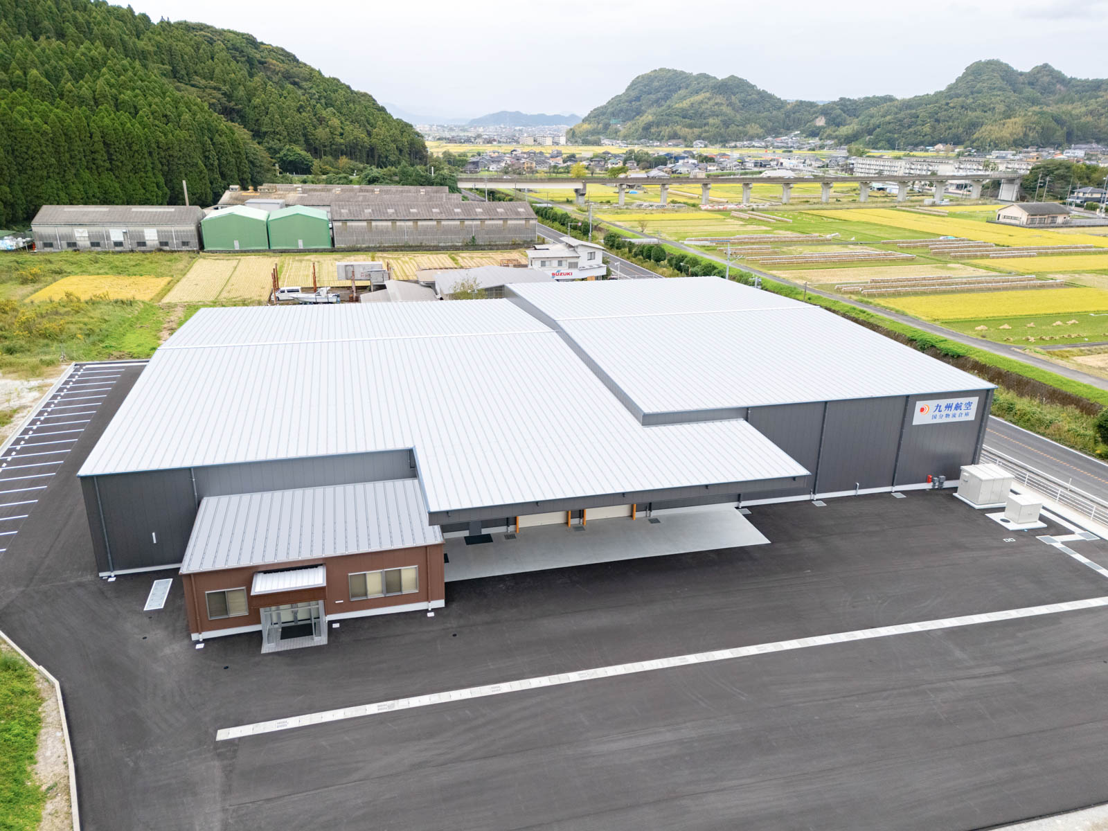 Exterior-4.JPG