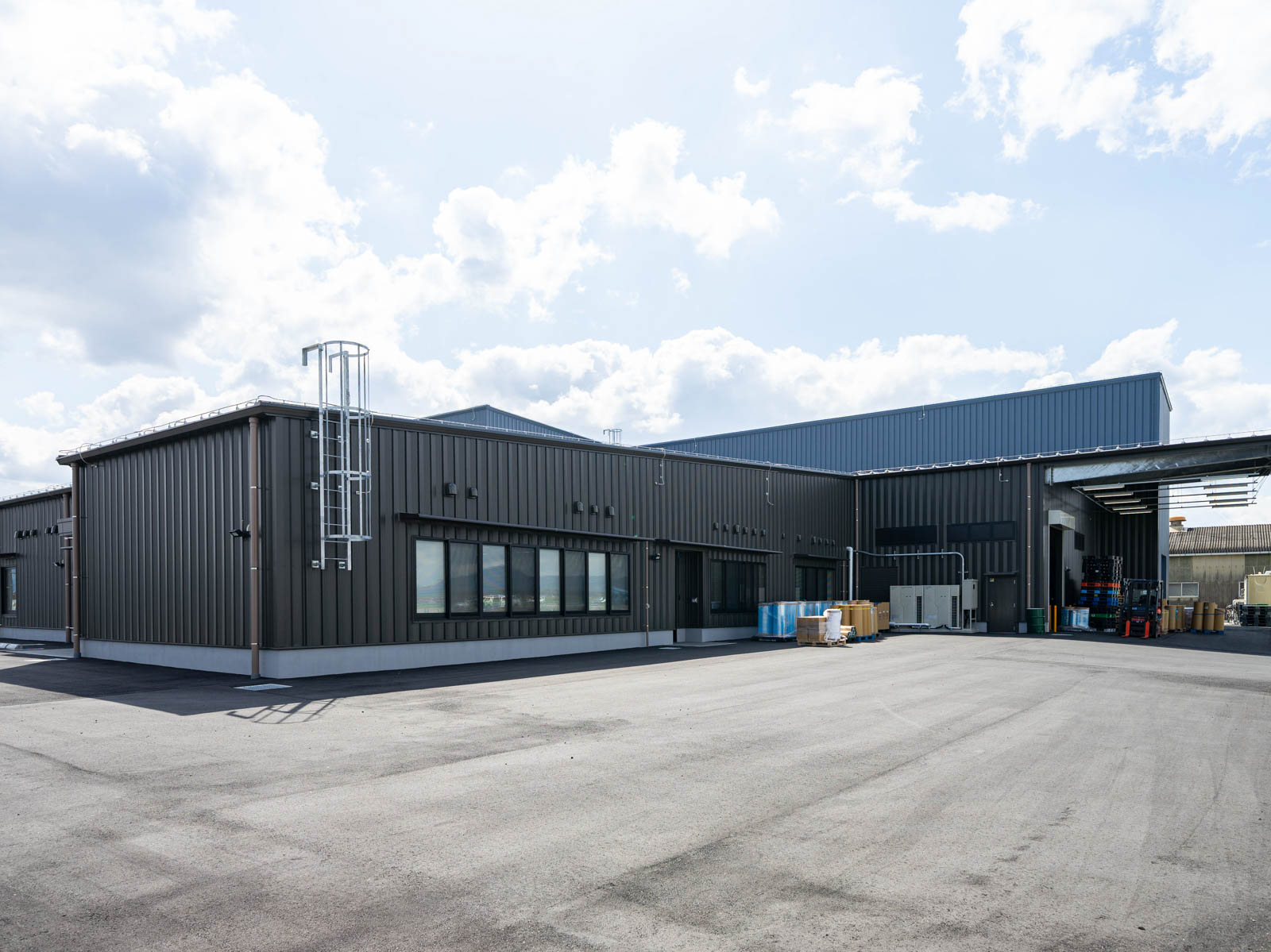 Exterior-5.JPG