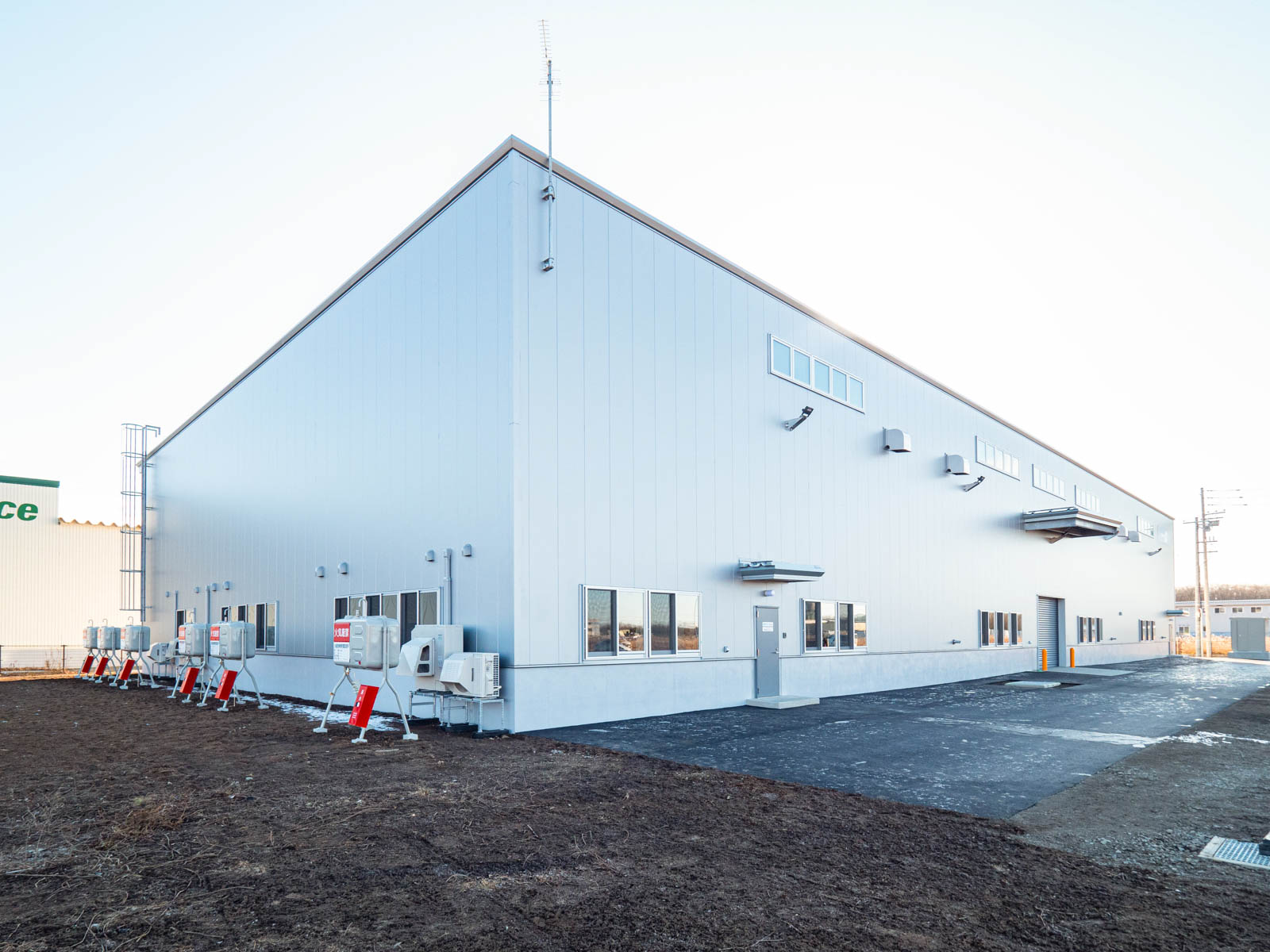 Exterior-5.JPG