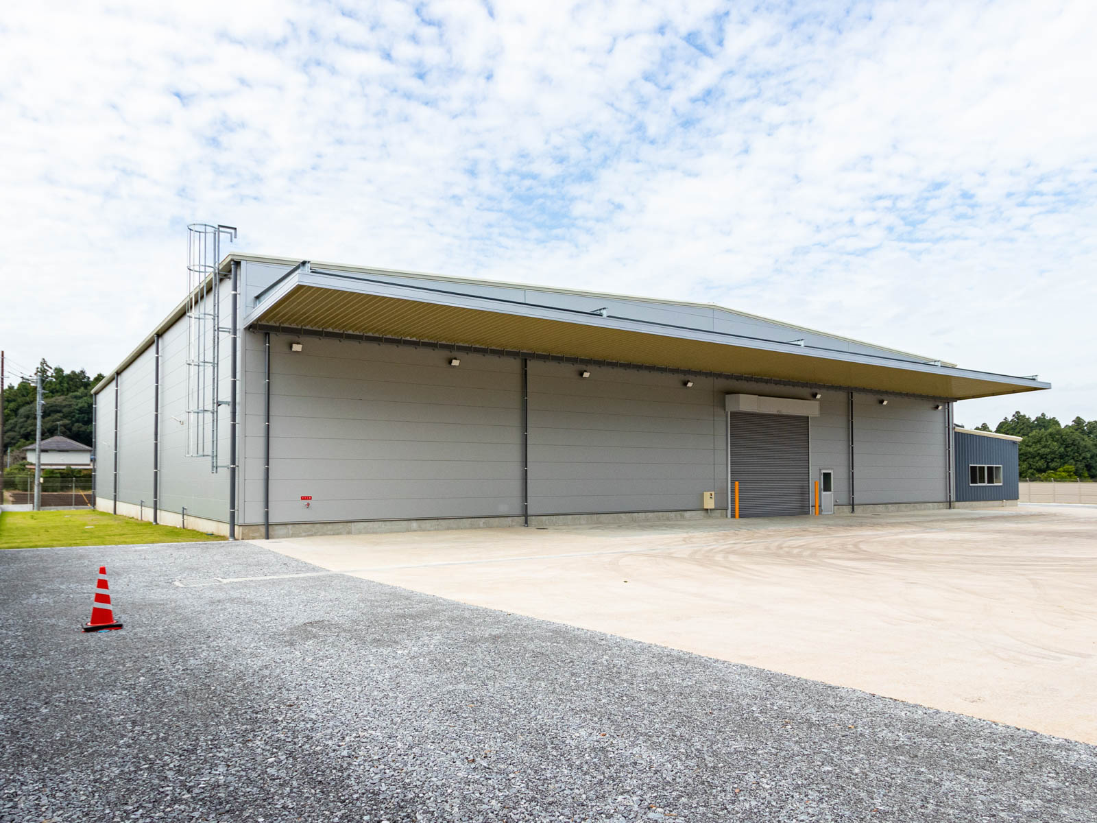 Exterior-5.JPG