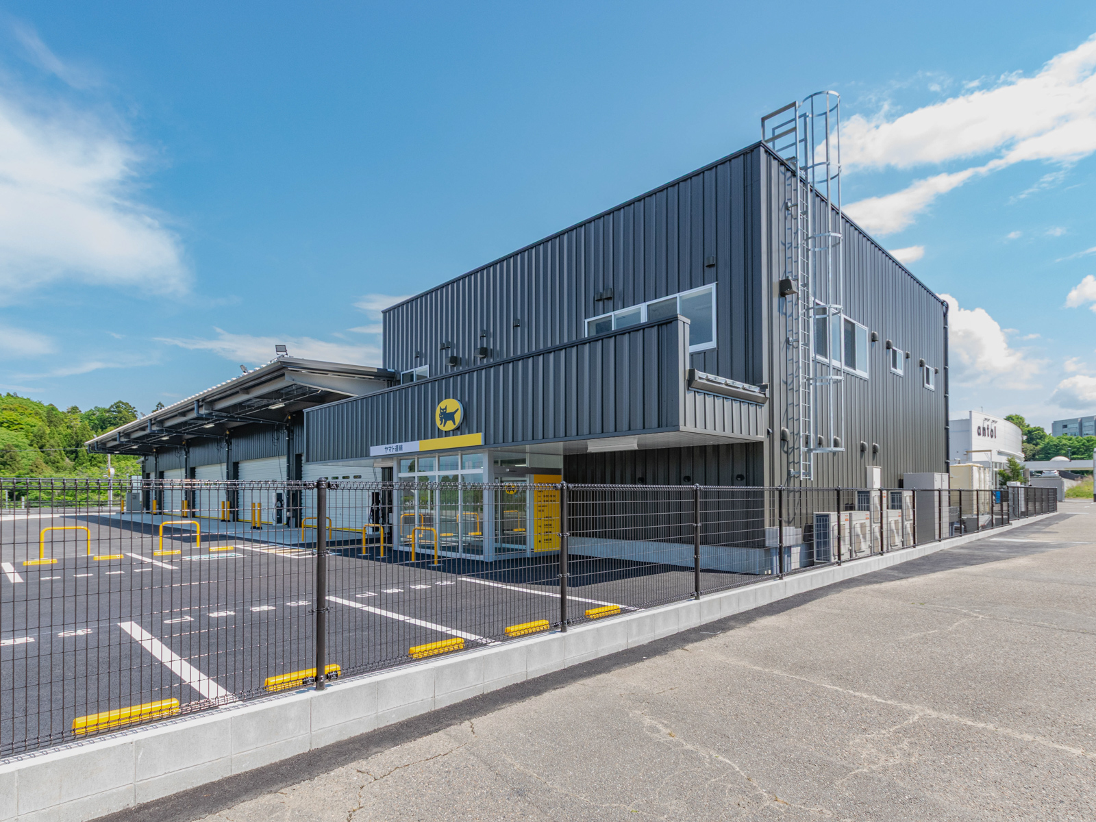 Exterior-5.JPG