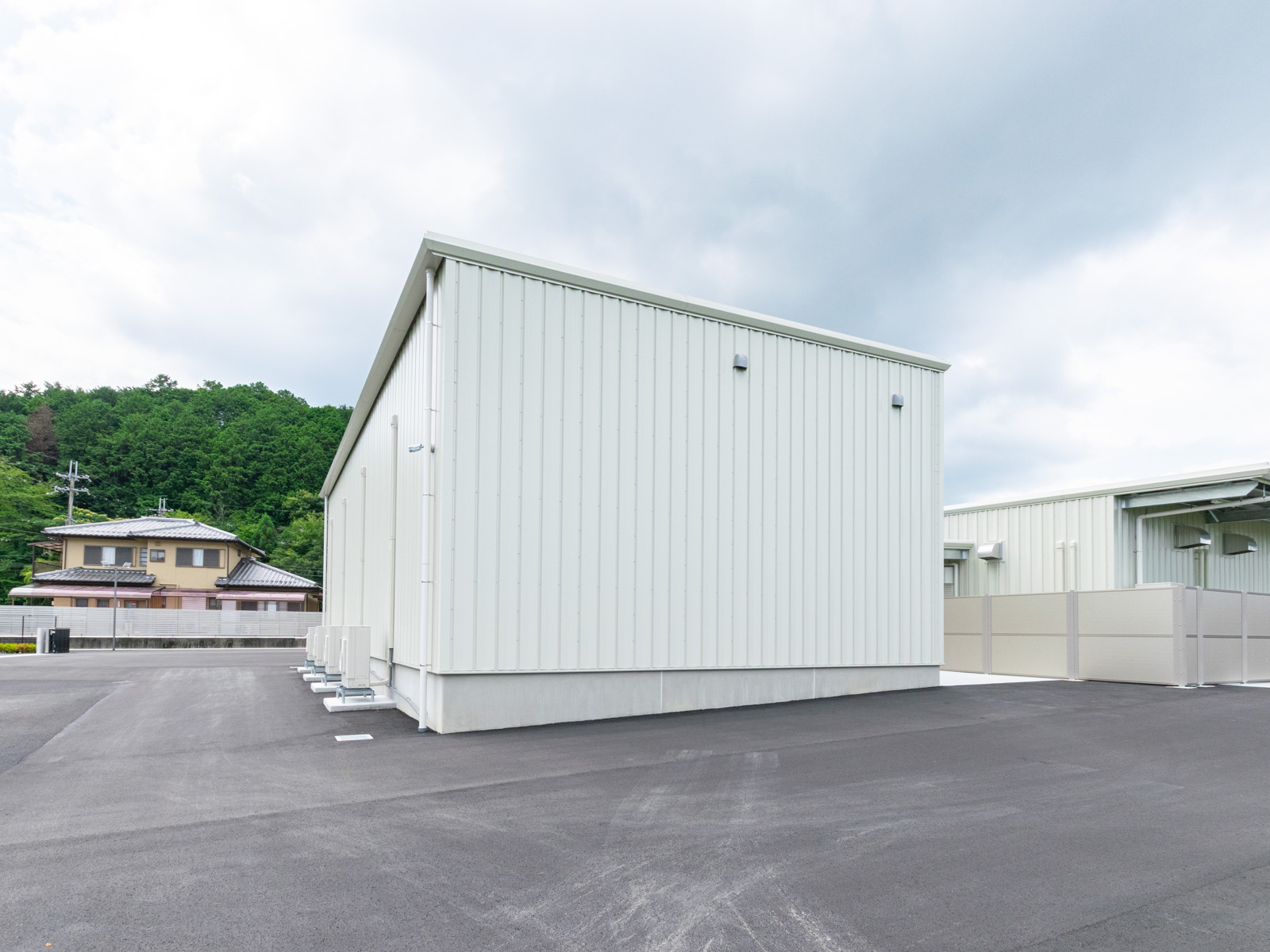 Exterior-5.JPG