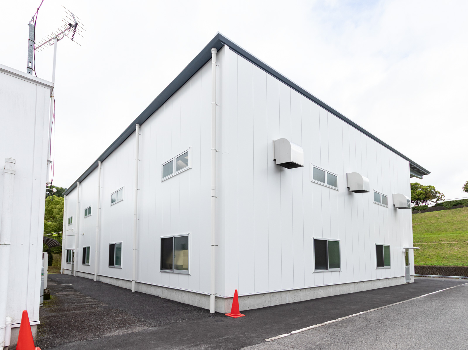 Exterior-5.JPG