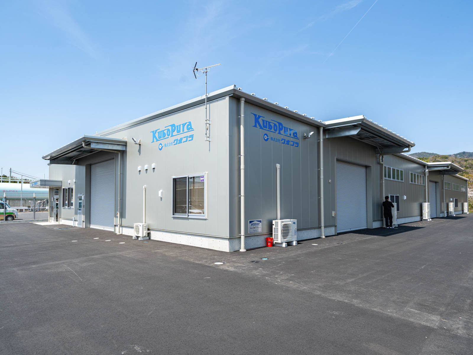 Exterior-5.JPG