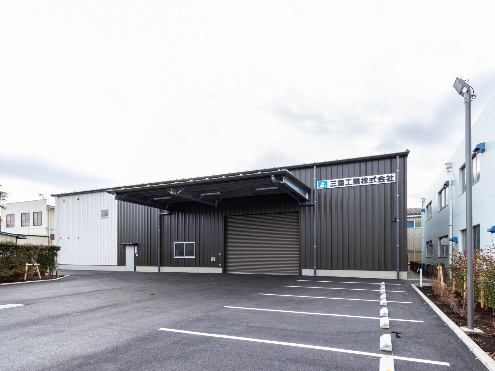 Exterior-5.JPG