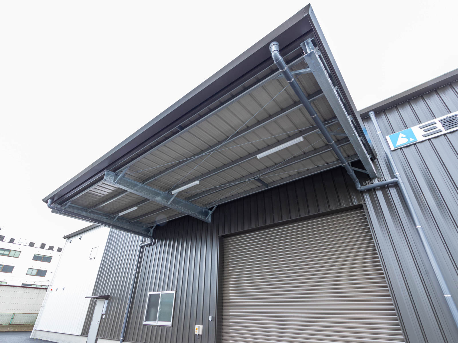 Exterior-5.JPG