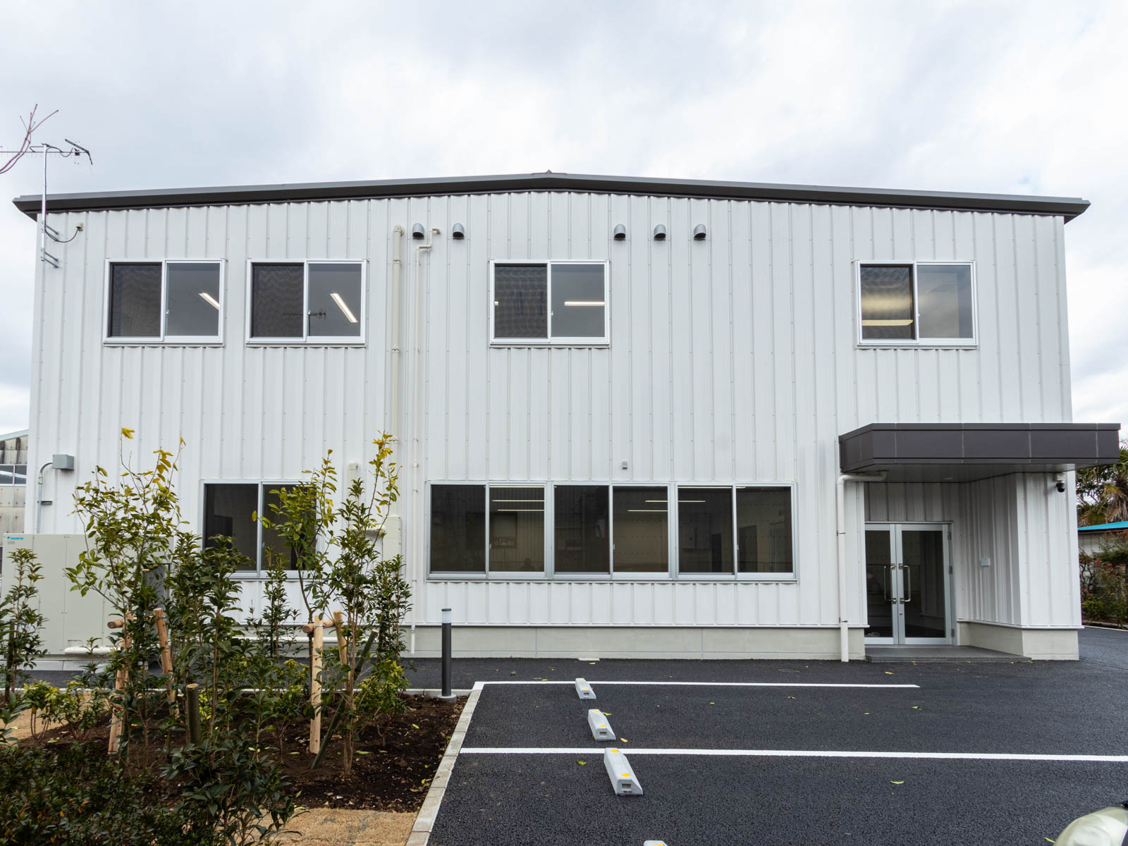 Exterior-5.JPG