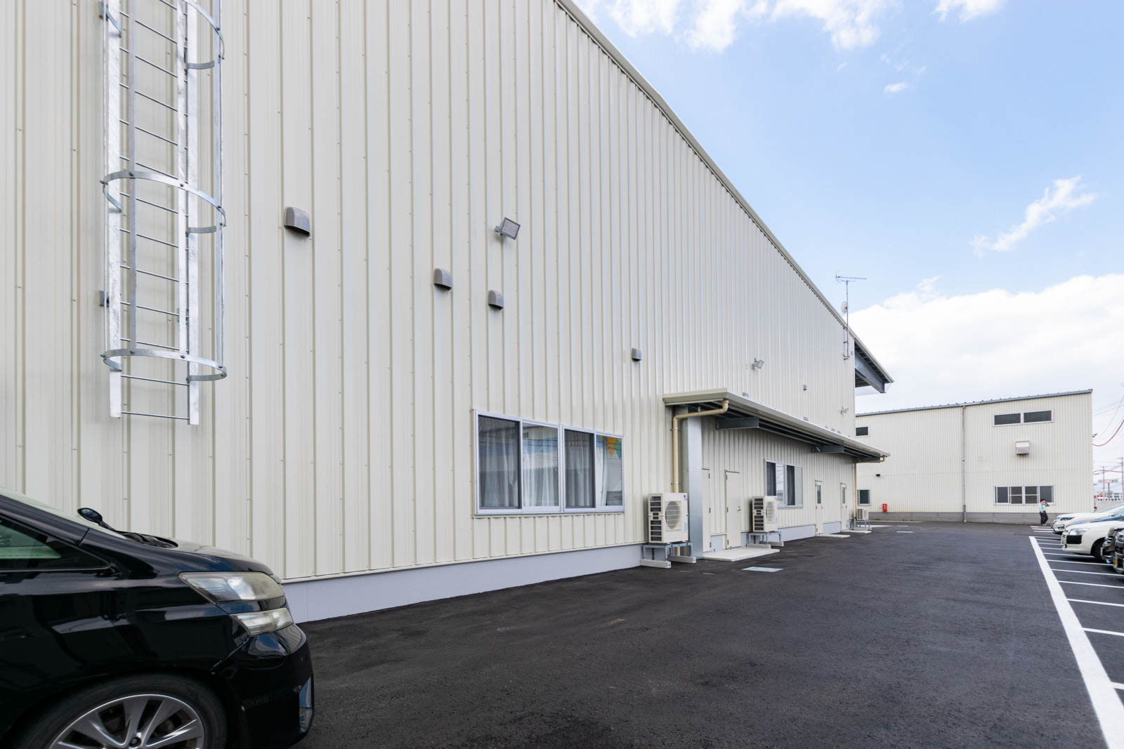 Exterior-5.JPG