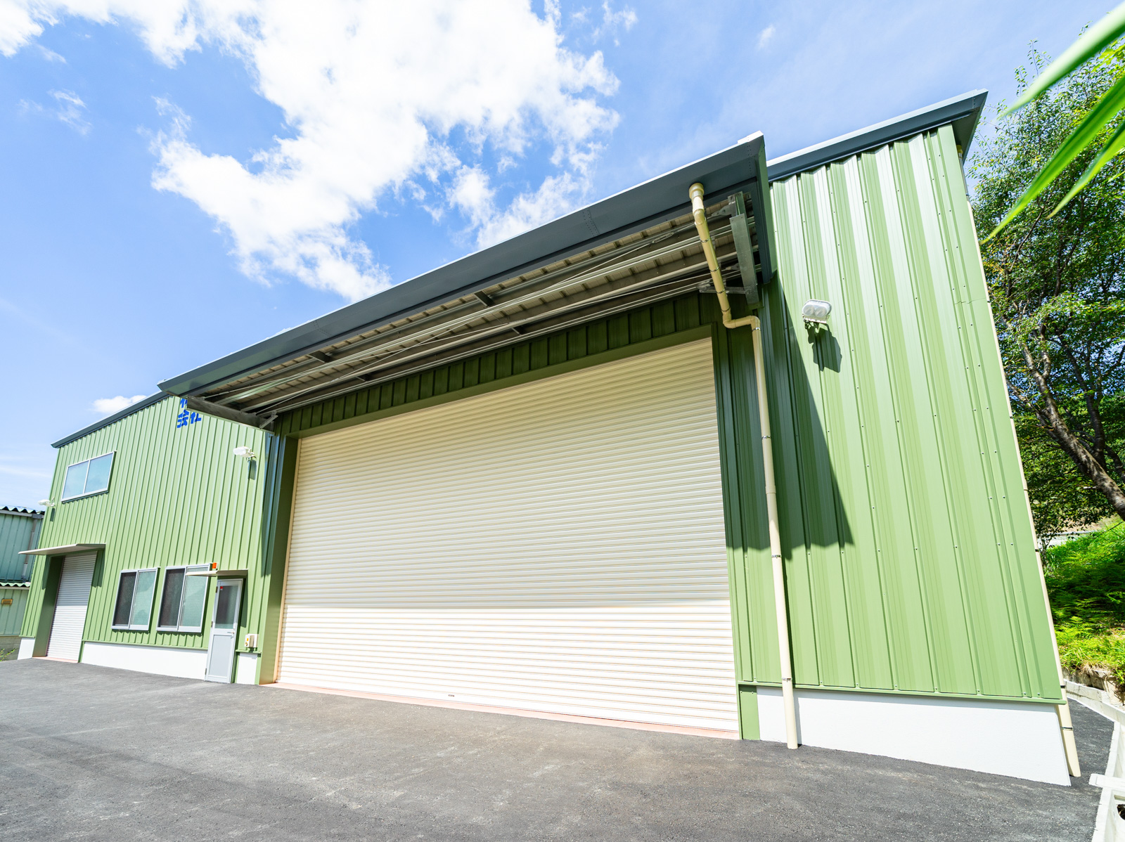 Exterior-5.JPG