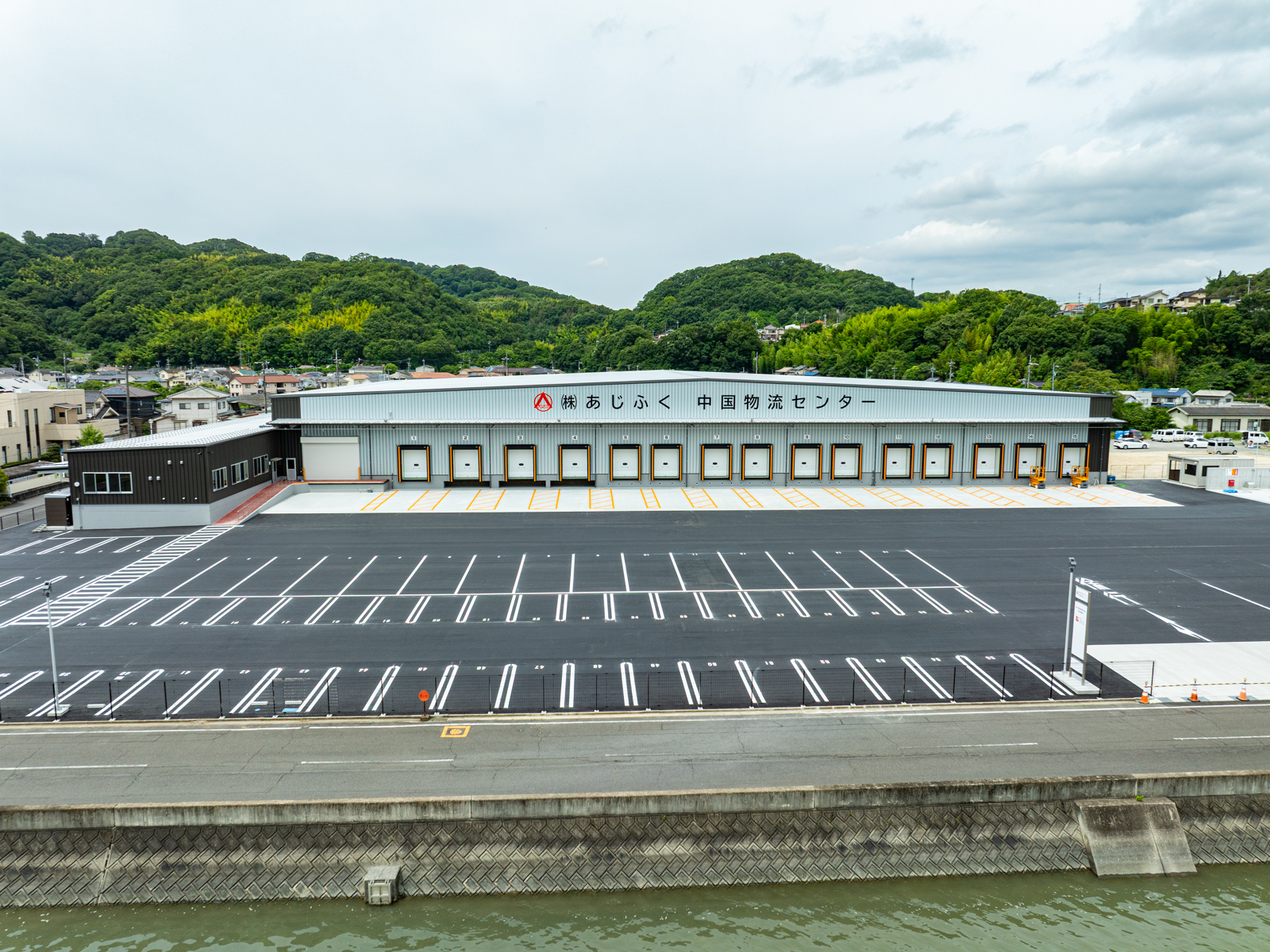 Exterior-4.JPG