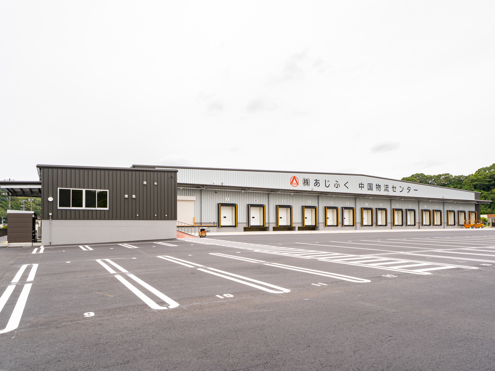 Exterior-5.JPG