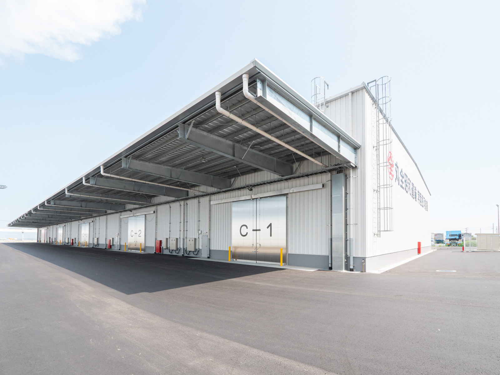 Exterior-5.JPG