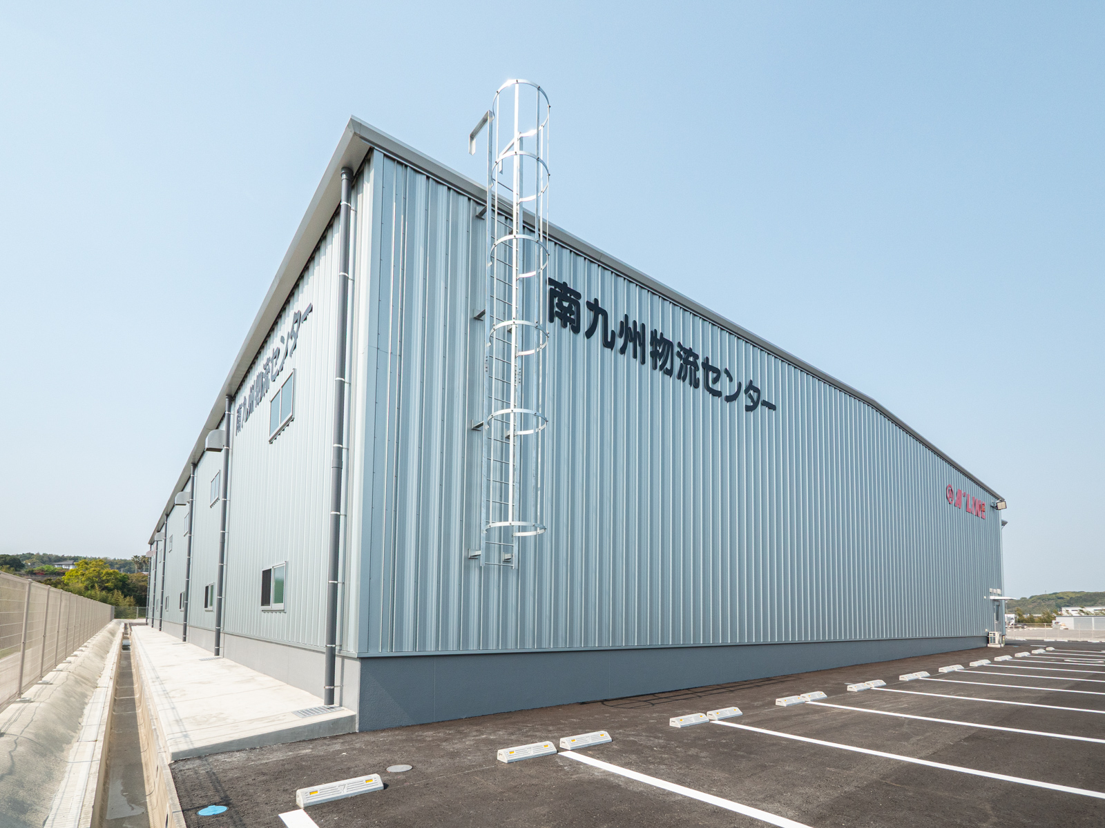 Exterior-4.JPG