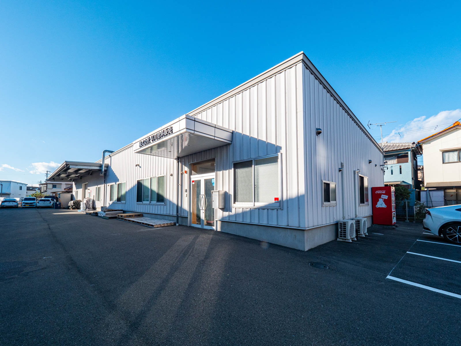 Exterior-5.JPG